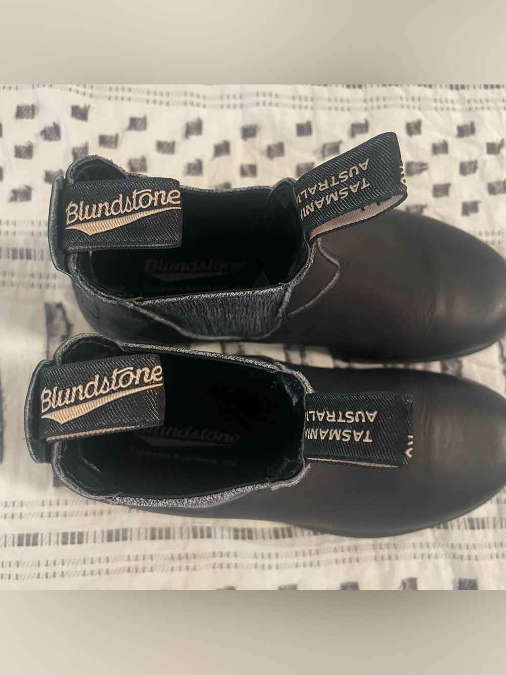Blundstone Black Chelsea Boot with Gray Panels - Picture 3 of 5